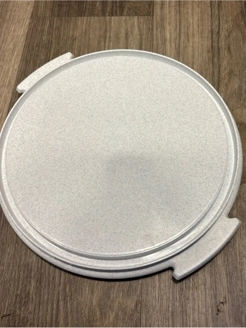 Tupperware cake carrier